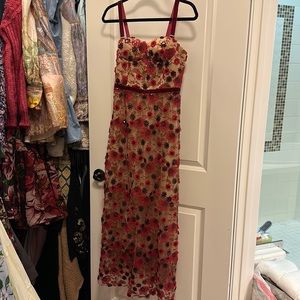 Used only once dress will fit size4/6